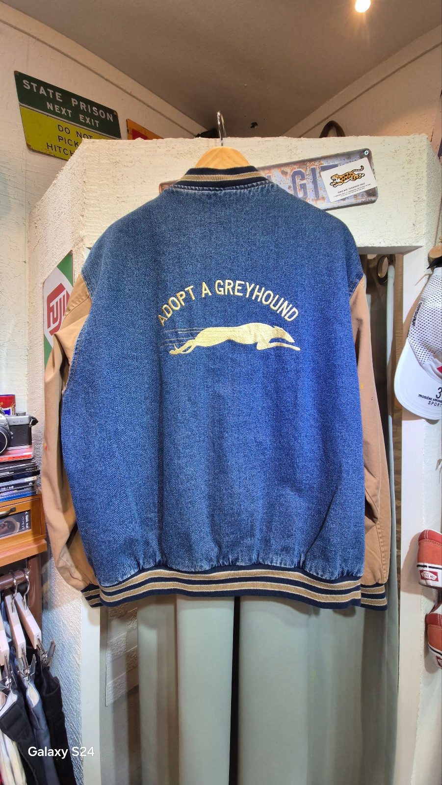Port Authority 빈티지 데님 바시티 자켓 (Adopt A Greyhound) 2