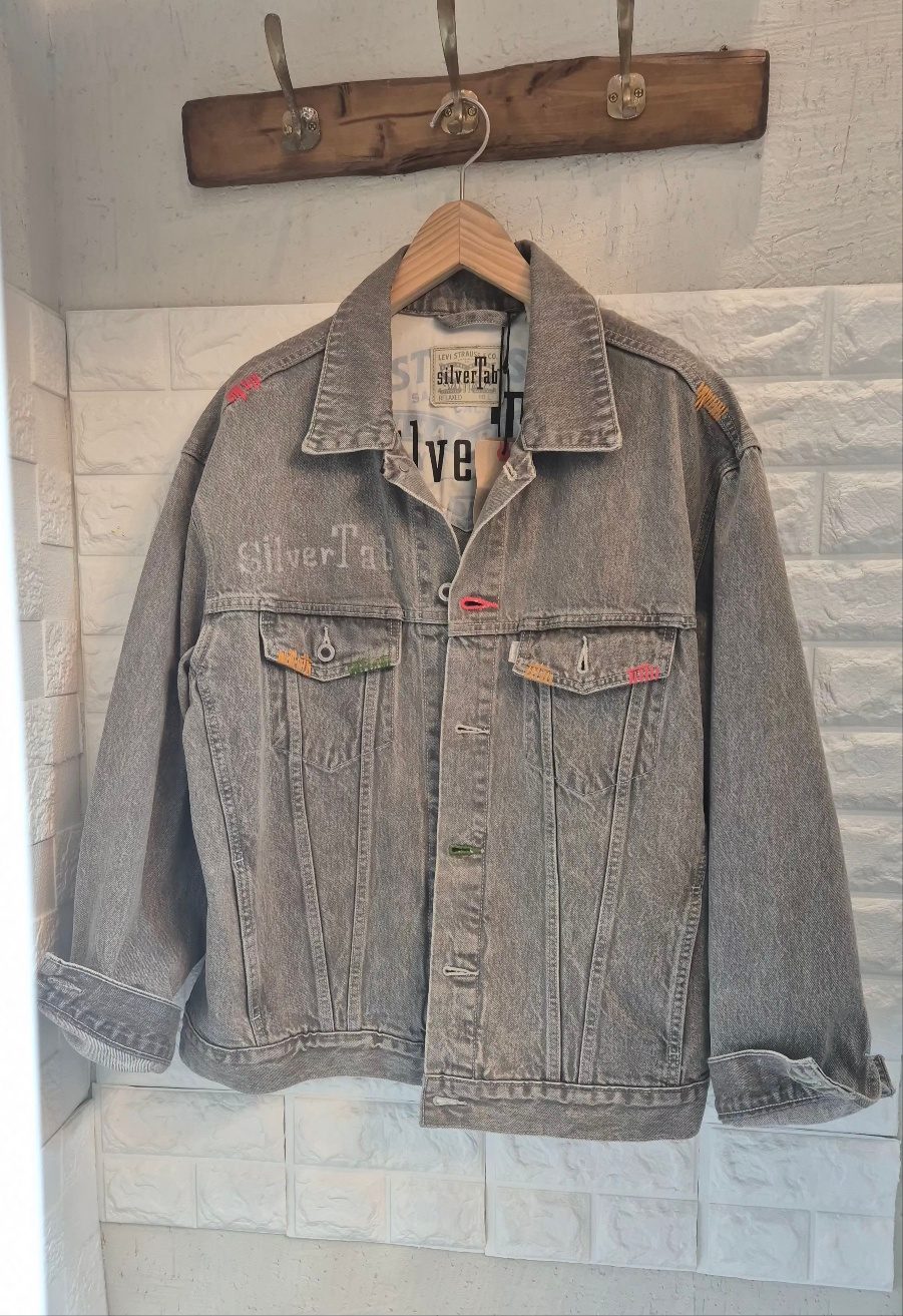Levi's Silver Tab 커스텀 자수 데님 자켓